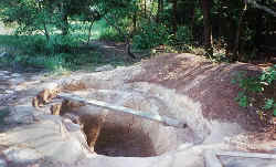 hole.jpg (44136 bytes)